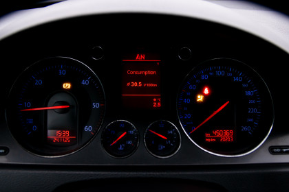 Продажа Volkswagen Passat B6 2.0 MT (136 л.с.) 2006 Серый в Автодом