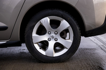 Продажа Peugeot 3008 I 1.6 MT (112 л.с.) 2010 Желтый в Автодом