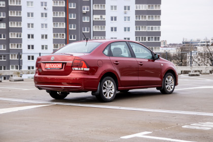 Продажа Volkswagen Polo V Рестайлинг 1.6 AT (110 л.с.) 2016 Красный в Автодом