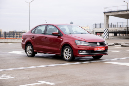Продажа Volkswagen Polo V Рестайлинг 1.6 AT (110 л.с.) 2016 Красный в Автодом