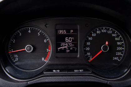 Продажа Volkswagen Polo V Рестайлинг 1.6 AT (110 л.с.) 2016 Красный в Автодом