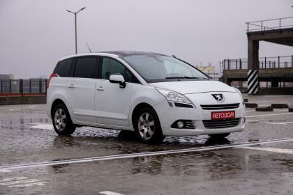 Продажа Peugeot 5008 I 1.6 MT (115 л.с.) 2012 Белый в Автодом