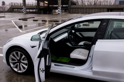 Продажа Tesla Model 3 I Standart 0.0 AT (258 л.с.) 2020 Белый в Автодом