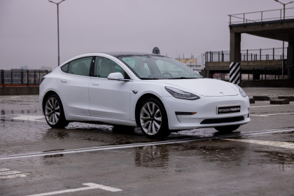 Продажа Tesla Model 3 I Standart 0.0 AT (258 л.с.) 2020 Белый в Автодом