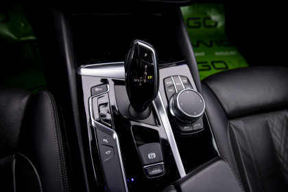 Продажа BMW 5 серии VII (G30/G31) 520d 2.0 AT (190 л.с.) 2017 Черный в Автодом