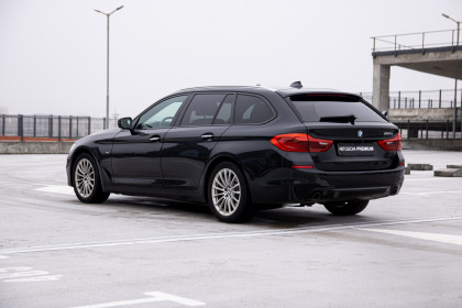Продажа BMW 5 серии VII (G30/G31) 520d 2.0 AT (190 л.с.) 2017 Черный в Автодом