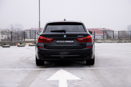 Продажа BMW 5 серии VII (G30/G31) 520d 2.0 AT (190 л.с.) 2017 Черный в Автодом
