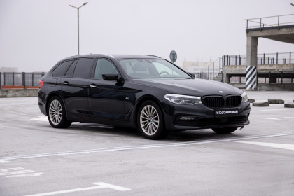 Продажа BMW 5 серии VII (G30/G31) 520d 2.0 AT (190 л.с.) 2017 Черный в Автодом