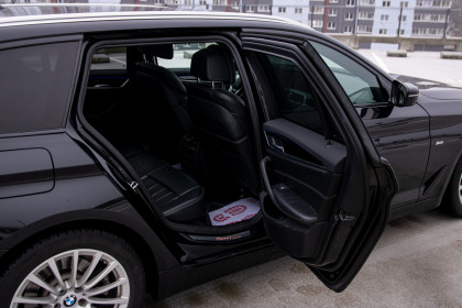 Продажа BMW 5 серии VII (G30/G31) 520d 2.0 AT (190 л.с.) 2017 Черный в Автодом