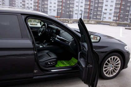 Продажа BMW 5 серии VII (G30/G31) 520d 2.0 AT (190 л.с.) 2017 Черный в Автодом