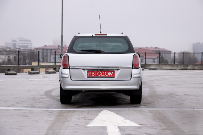 Продажа Opel Astra H 1.6 MT (105 л.с.) 2005 Серебристый в Автодом