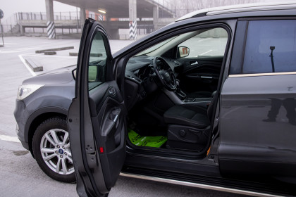 Продажа Ford Kuga II Рестайлинг 2.5 AT (150 л.с.) 2019 Серебристый в Автодом