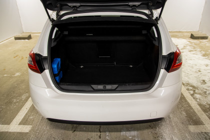 Продажа Peugeot 308 II Рестайлинг 1.5 MT (131 л.с.) 2019 Белый в Автодом