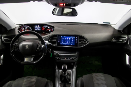 Продажа Peugeot 308 II Рестайлинг 1.5 MT (131 л.с.) 2019 Белый в Автодом