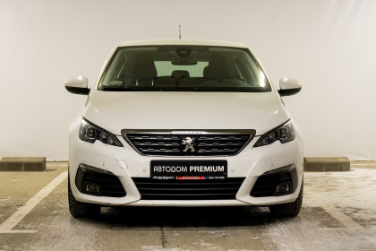 Продажа Peugeot 308 II Рестайлинг 1.5 MT (131 л.с.) 2019 Белый в Автодом