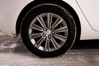 Продажа Peugeot 308 II Рестайлинг 1.5 MT (131 л.с.) 2019 Белый в Автодом