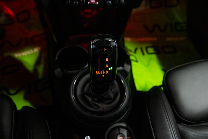 Продажа Mini Hatch III (F55/F56) Рестайлинг Cooper S 2.0 AMT (192 л.с.) 2019 Красный в Автодом