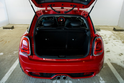 Продажа Mini Hatch III (F55/F56) Рестайлинг Cooper S 2.0 AMT (192 л.с.) 2019 Красный в Автодом