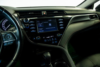 Продажа Toyota Camry VIII (XV70) 2.5 AT (181 л.с.) 2020 Черный в Автодом