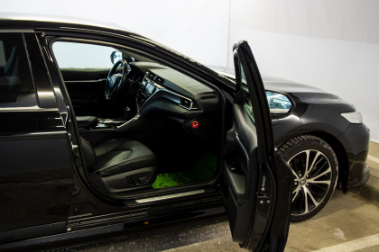 Продажа Toyota Camry VIII (XV70) 2.5 AT (181 л.с.) 2020 Черный в Автодом