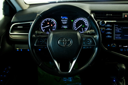 Продажа Toyota Camry VIII (XV70) 2.5 AT (181 л.с.) 2020 Черный в Автодом