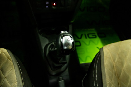 Продажа Renault Logan II 1.6 AT (102 л.с.) 2018 Черный в Автодом