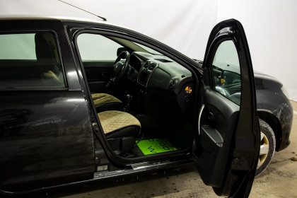 Продажа Renault Logan II 1.6 AT (102 л.с.) 2018 Черный в Автодом