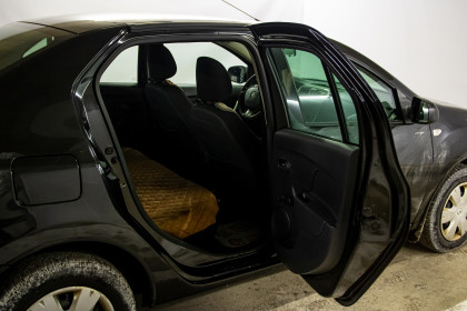 Продажа Renault Logan II 1.6 AT (102 л.с.) 2018 Черный в Автодом