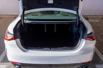 Продажа BMW 4 серии G22, G23, G26 430i 2.0 AT (258 л.с.) 2020 Белый в Автодом