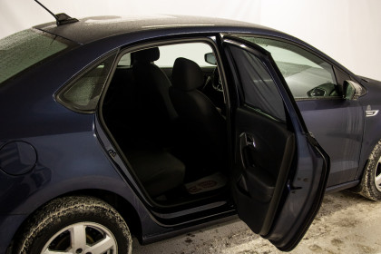 Продажа Volkswagen Polo V Рестайлинг 1.6 AT (110 л.с.) 2017 Синий в Автодом