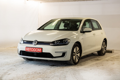 Продажа Volkswagen Golf VII Рестайлинг e-Golf 0.0 AT (136 л.с.) 2018 Белый в Автодом