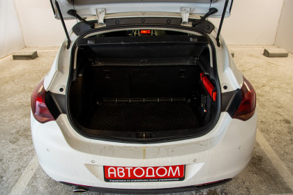 Продажа Opel Astra J 1.6 AT (180 л.с.) 2011 Белый в Автодом