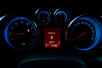 Продажа Opel Astra J 1.6 AT (180 л.с.) 2011 Белый в Автодом