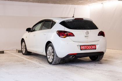 Продажа Opel Astra J 1.6 AT (180 л.с.) 2011 Белый в Автодом