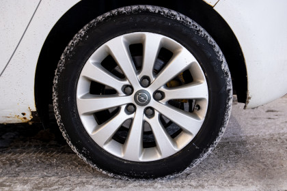 Продажа Opel Astra J 1.6 AT (180 л.с.) 2011 Белый в Автодом