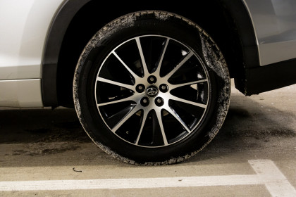 Продажа Toyota Highlander III (U50) Рестайлинг 3.5 AT (249 л.с.) 2017 Серебристый в Автодом