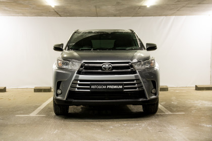 Продажа Toyota Highlander III (U50) Рестайлинг 3.5 AT (249 л.с.) 2017 Серебристый в Автодом
