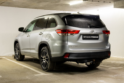 Продажа Toyota Highlander III (U50) Рестайлинг 3.5 AT (249 л.с.) 2017 Серебристый в Автодом