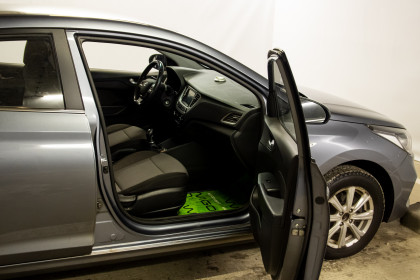 Продажа Hyundai Accent V 1.6 MT (130 л.с.) 2019 Серый в Автодом