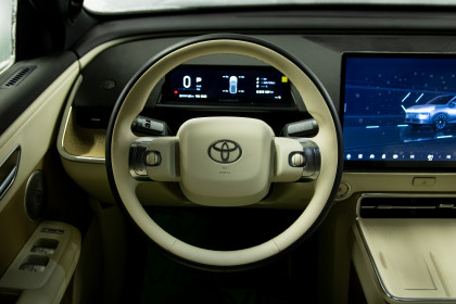 Продажа Toyota bZ3X I 58.3 kWh 0.0 AT (204 л.с.) 2025 Серый в Автодом