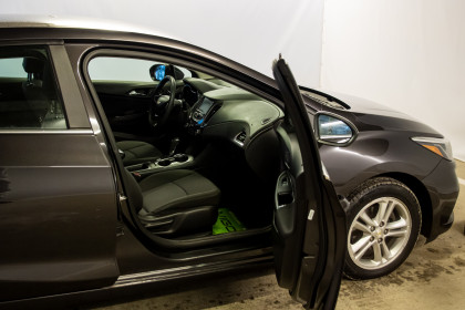 Продажа Chevrolet Cruze II 1.4 AT (153 л.с.) 2016 Серый в Автодом