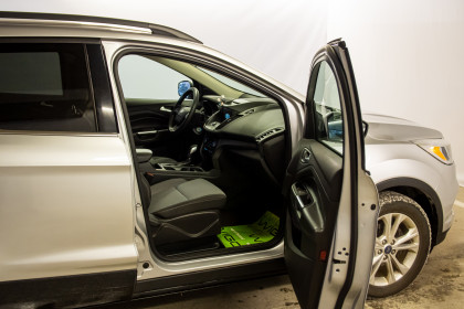 Продажа Ford Escape III Рестайлинг 1.5 AT (182 л.с.) 2018 Серебристый в Автодом