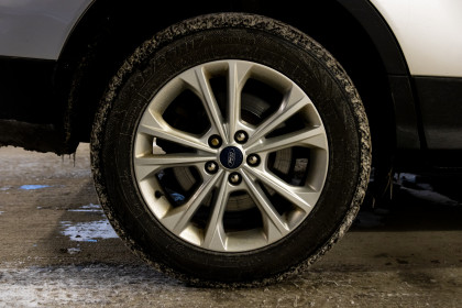 Продажа Ford Escape III Рестайлинг 1.5 AT (182 л.с.) 2018 Серебристый в Автодом