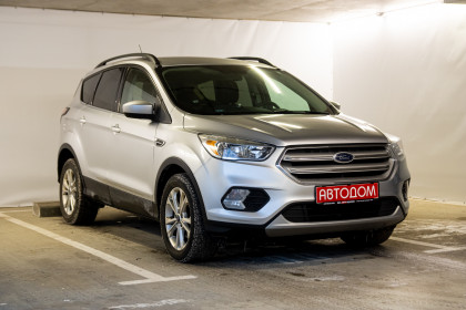 Продажа Ford Escape III Рестайлинг 1.5 AT (182 л.с.) 2018 Серебристый в Автодом