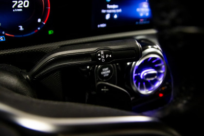 Продажа Mercedes-Benz CLA II (C118, X118) 250 2.0 AMT (224 л.с.) 2021 Красный в Автодом