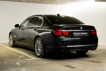 Продажа BMW 7 серии V (F01/F02/F04) Рестайлинг 750Ld xDrive 3.0 AT (381 л.с.) 2013 Черный в Автодом