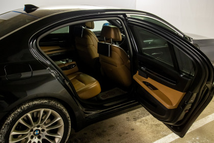 Продажа BMW 7 серии V (F01/F02/F04) Рестайлинг 750Ld xDrive 3.0 AT (381 л.с.) 2013 Черный в Автодом