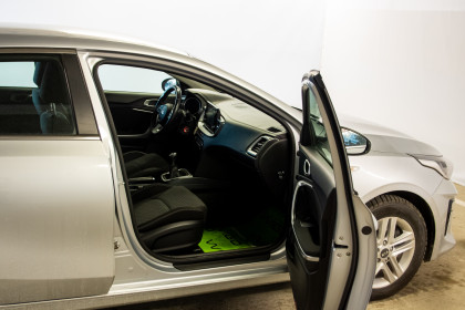 Продажа Kia Ceed III 1.0 MT (120 л.с.) 2020 Серебристый в Автодом