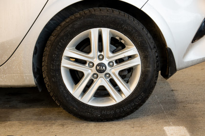 Продажа Kia Ceed III 1.0 MT (120 л.с.) 2020 Серебристый в Автодом