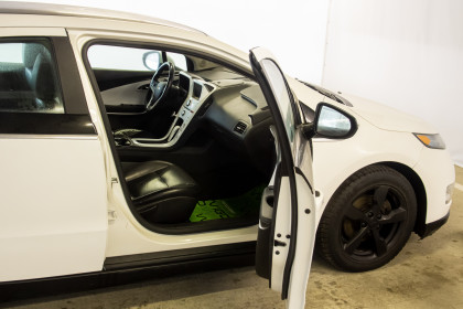 Продажа Chevrolet Volt I 1.4 CVT (86 л.с.) 2011 Белый в Автодом